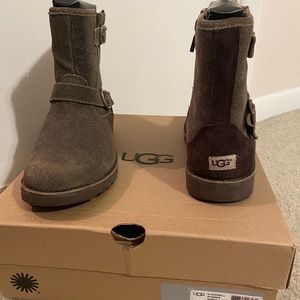 UGG Harwell boots - sz kids 4